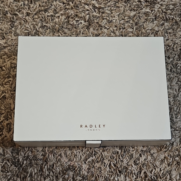 Radley London Jewelry | Brand NEW Classic Cream Box - Picture 1 of 3